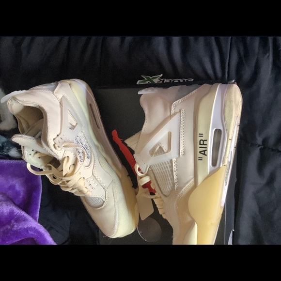 Off white Jordan 4 main image 9